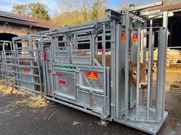 Image de Cage de contention PM 2810 avec réducteur en largeur renforcé et hydraulique